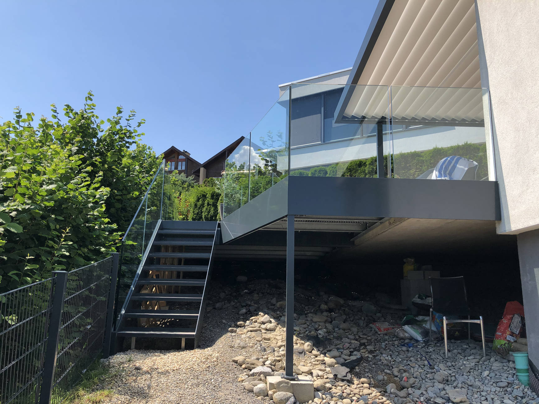 Stahl Glasgeländer Terrasse Balkon Treppe Thun Spiez Interlaken Bern Berner Oberland von Niederhäusern AG Metall- und Stahlbau Vonag