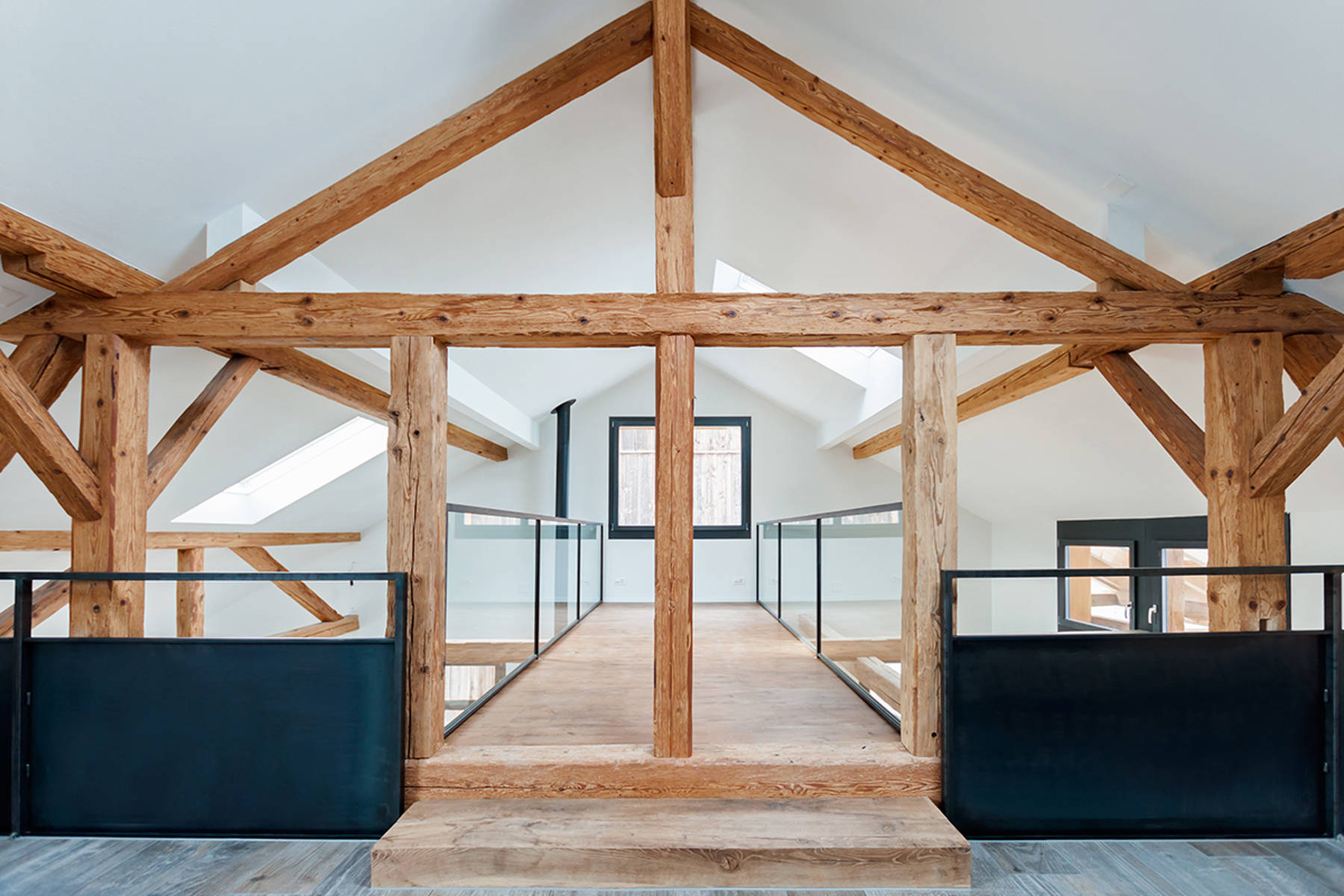 Glasgeländer Blechgeländer Wimmis Gstaad Zweisimmen Spiez Thun Bern Berner Oberland von Niederhäusern AG Metall- und Stahlbau Erlenbach Vonag